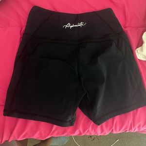 Alphalete pulse kinetic shorts (M)